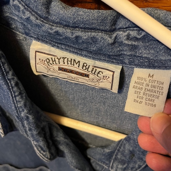 Cat Embroidered Denim Shirt - Picture 2 of 3